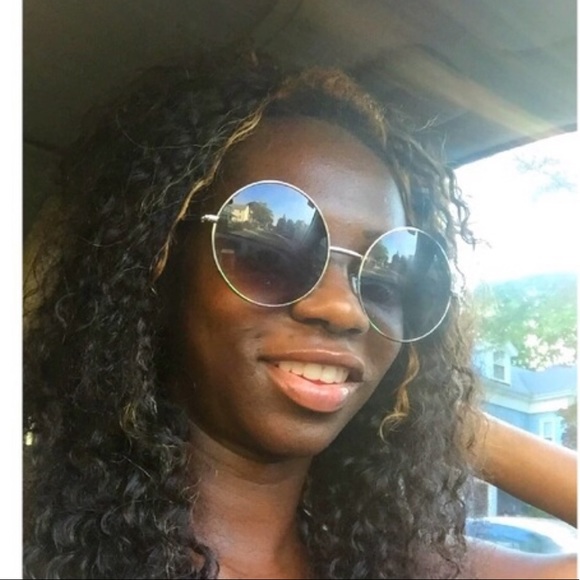 ❣️LAST PAIR❣️ Gold big round metal sunglasses 🕶 - Picture 3 of 3